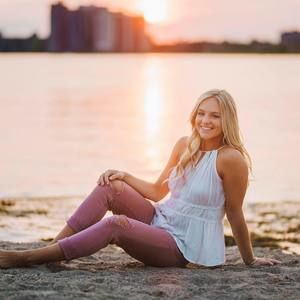 Meet your Posher, Alexia